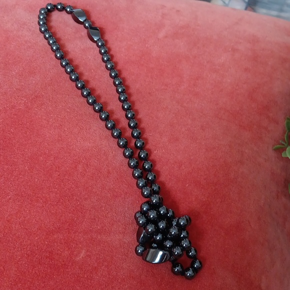 NWT hematite necklace and earing set from the early 60s - Picture 3 of 6